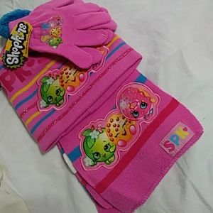 Shopkins Hat Gloves Scarf